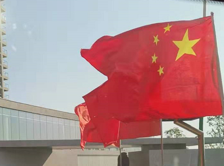 ף���҂��������70���꣬���c70����ף���Z�����c70��l(f��)����Ȧ�ľ���